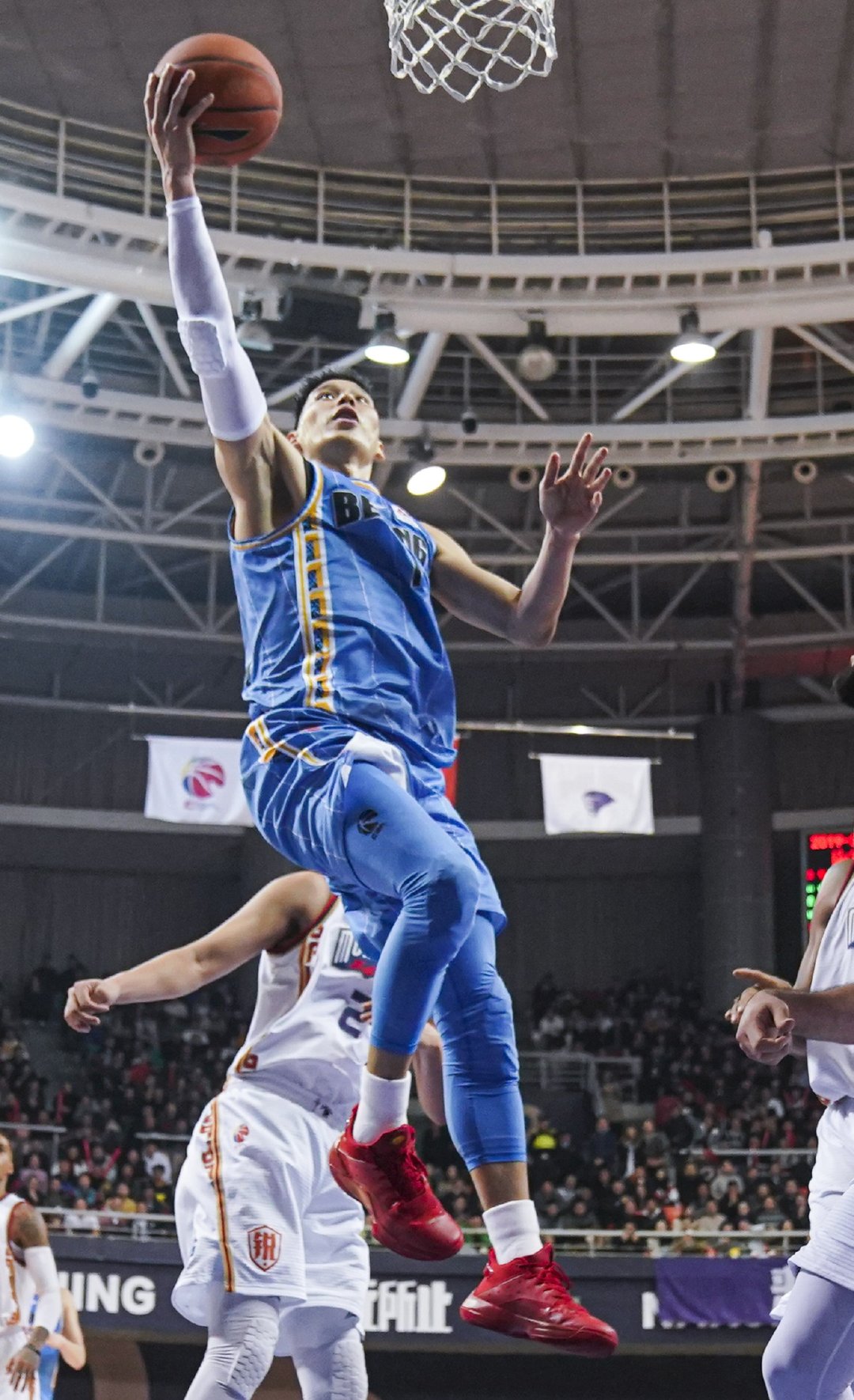 九游网页版-远山的呼唤主题曲