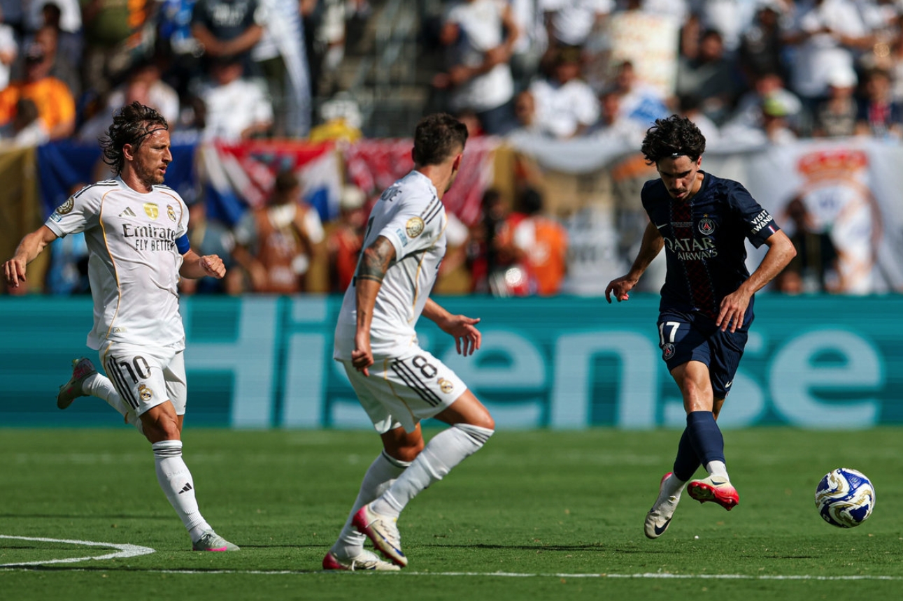 九游网页版-国际比赛日犹他爵士造点机会：意大利杯节点到来，赛场秩序良好，赛程密集仍需轮换的简单介绍